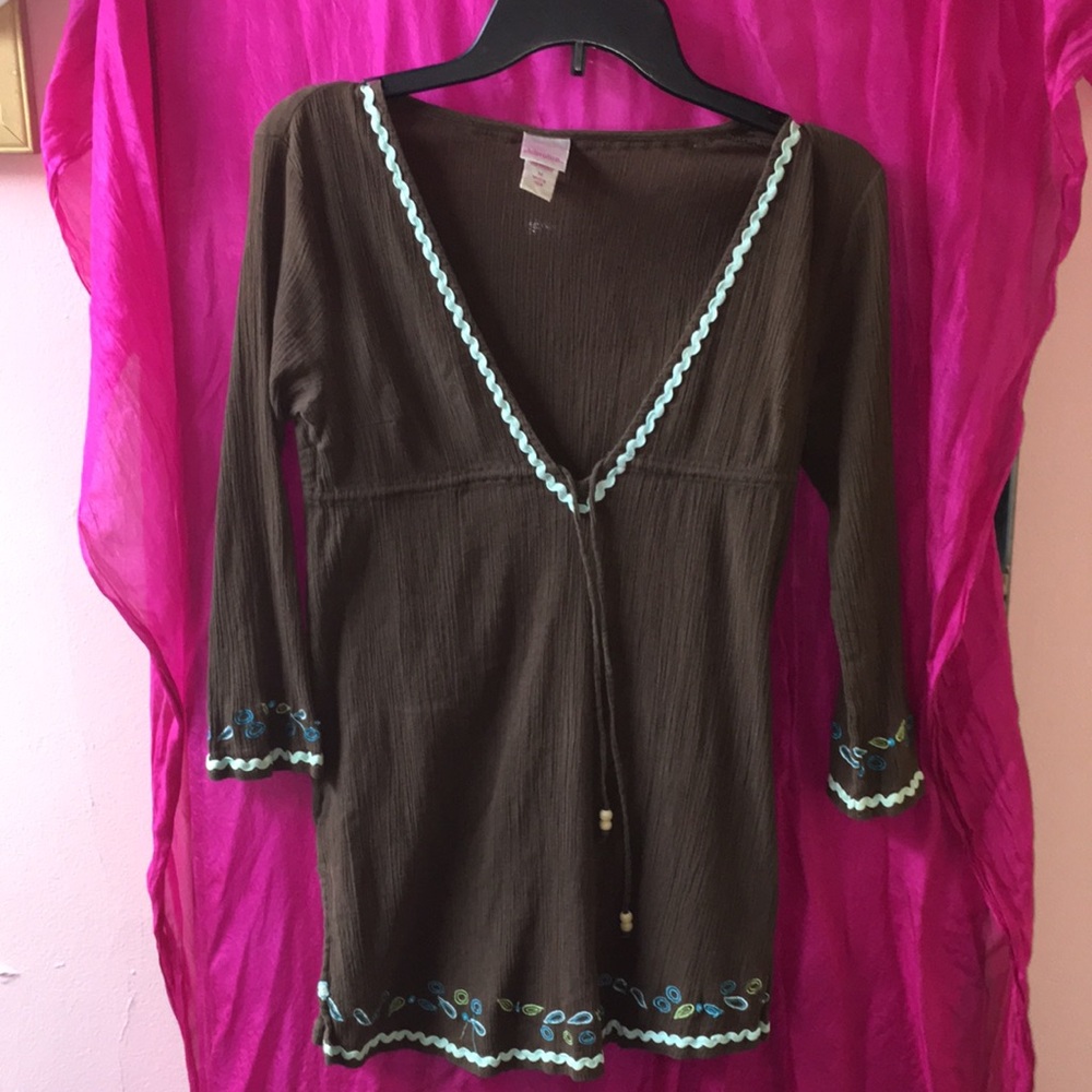 Brown LOW V-Neck Women's Top with Embroidered Details